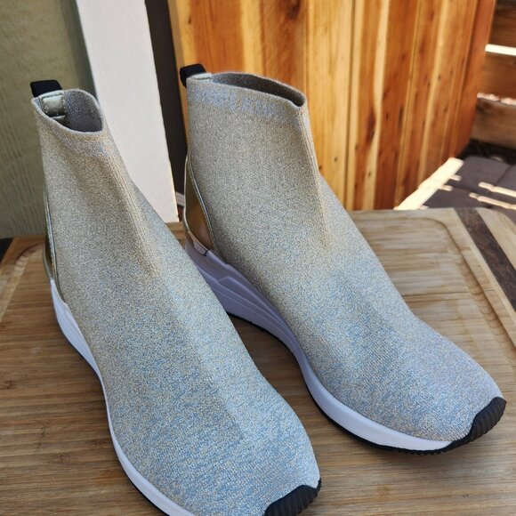 NWOB Michael Kors Skylar Sneaker Sock Gold Bootie - Picture 2 of 6